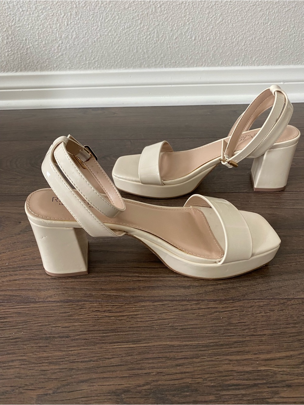 NWOT Rachel Zoe Cream Patent Block Heel Sandals